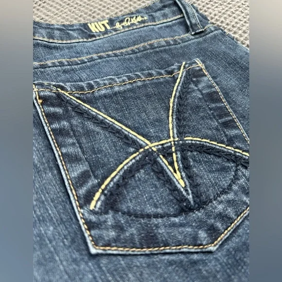 Kut from the Kloth size 10 Catherine boyfriend Dark Wash Jeans - Picture 4 of 10